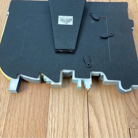 Vintage NIB “75 Years RADIO CITY ROCKETTES” 3D Photo Frame. Ceramic.
2008 - Picture 11 of 14